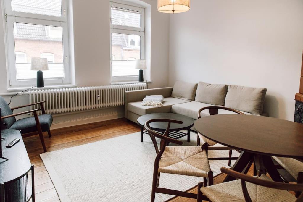 Zentral Und Frisch Eingerichtet: 2 Zi. 24H Checkin Apartment Kiel Luaran gambar